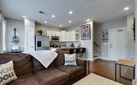 Stunning Nashville Condo Minutes From Broadway